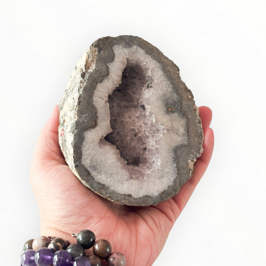 Quartz Geode Cluster – Natural Clear Crystal for Clarity, Energy Amplification & Focus