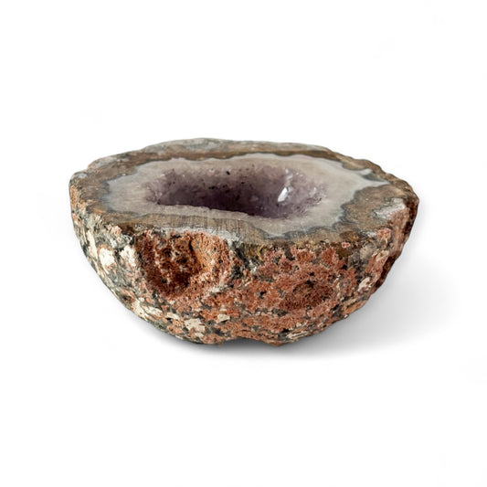 Side angle showing layered formation of Amethyst and Quartz