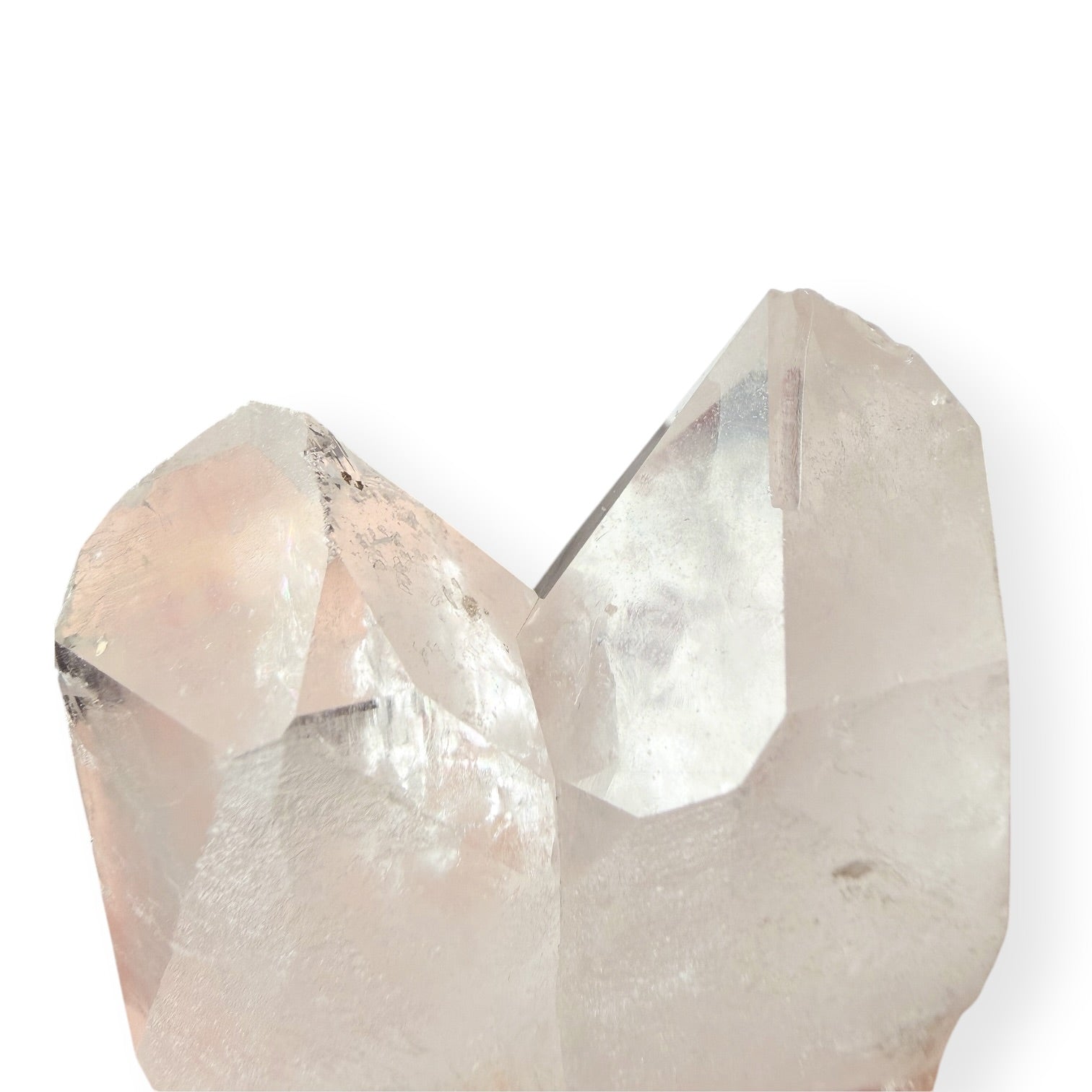 Clear quartz deep v point with view of chip on clear tip.